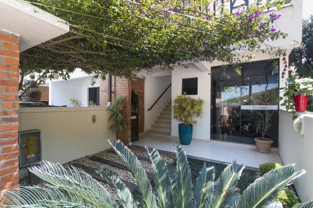 Residencial Los Abuelos Bombinhas Bagian luar foto